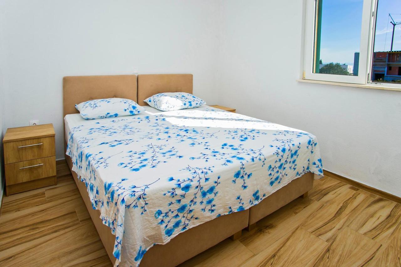 Villa Katarina Сресер Екстериор снимка